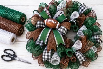 5 Ways To Use Deco Mesh In A Wreath